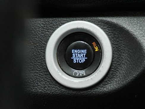 Used 2017 RAM 1500 Limited image 27