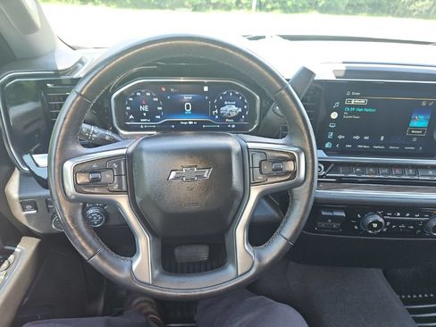 Used 2022 Chevrolet Silverado 1500 RST AWD/4WD image 17
