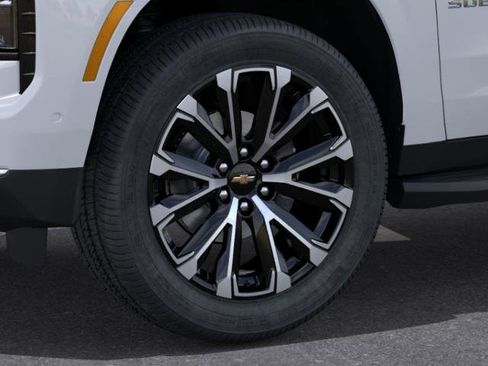 New 2026 Chevrolet Suburban High Country w/ Sun And Tow Package AWD/4WD image 30