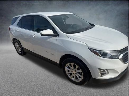 Used 2018 Chevrolet Equinox LT FWD image 2