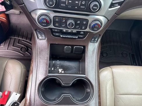 Used 2015 Chevrolet Suburban LT RWD image 13