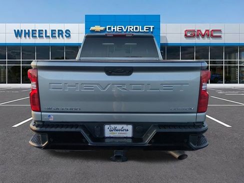 Used 2025 Chevrolet Silverado 2500 Custom w/ Custom Value Package image 4