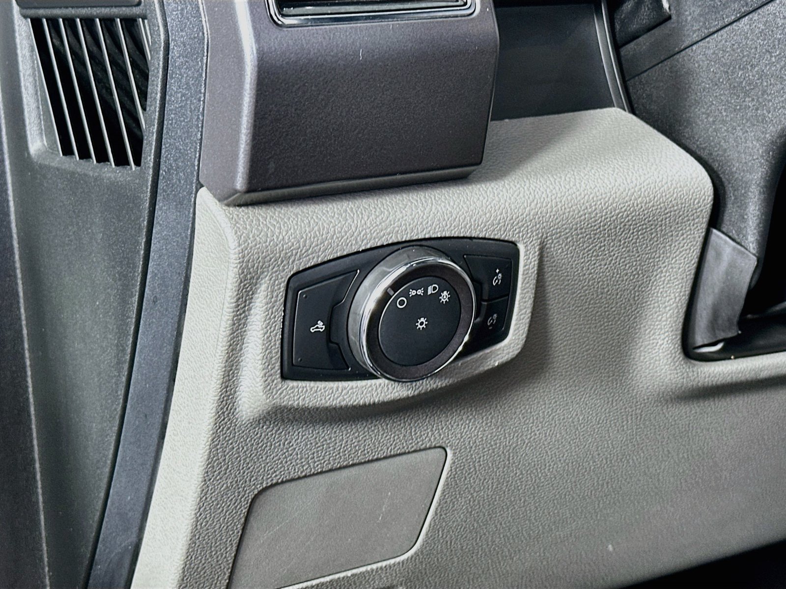 Used 2019 Ford F250 XLT AWD/4WD image 10