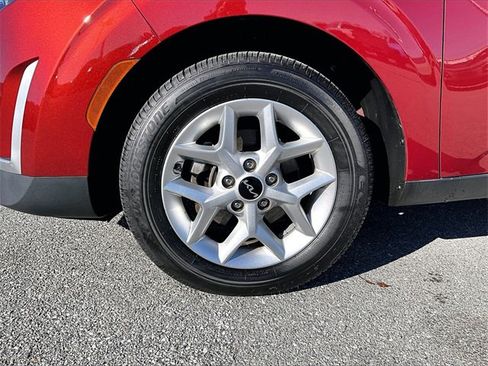 Used 2023 Kia Soul LX w/ LX Technology Package image 7