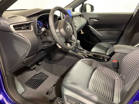 Used 2025 Toyota Corolla Cross AWD Hybrid w/ Convenience Package image 26