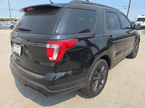 Used 2019 Ford Explorer XLT w/ Equipment Group 202A FWD image 3