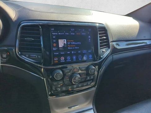 Used 2019 Jeep Grand Cherokee Overland image 10