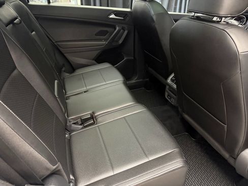 Used 2018 Volkswagen Tiguan SEL image 25