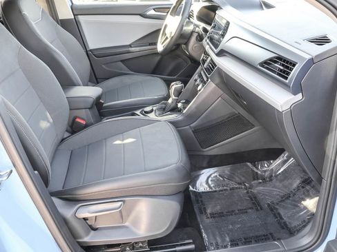 Used 2024 Volkswagen Taos SE image 36