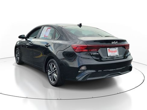 Used 2024 Kia Forte LXS w/ LXS Technology Package FWD image 3