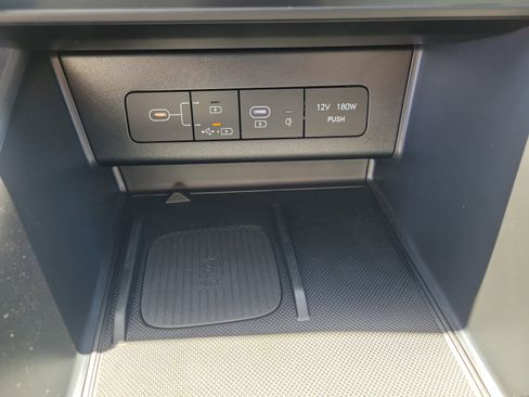 New 2025 Hyundai Sonata Limited image 32