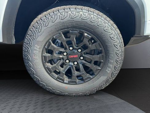 New 2026 GMC Canyon Elevation w/ Convenience Package image 27