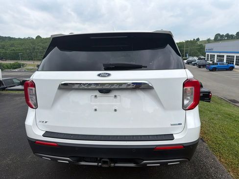 Used 2020 Ford Explorer XLT w/ Equipment Group 202A AWD/4WD image 5