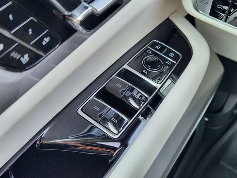 Used 2026 Cadillac Vistiq Sport w/ LPO, Floor Liner Package image 22