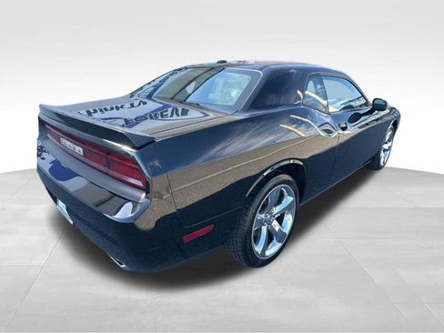 Used 2014 Dodge Challenger R/T RWD image 7