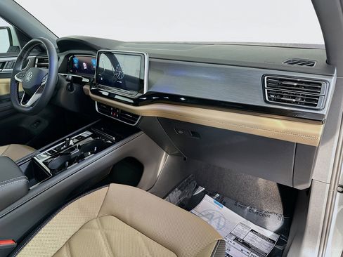 New 2026 Volkswagen Atlas Cross Sport SE image 27