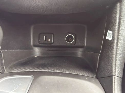 Used 2018 Chevrolet Equinox LT image 19