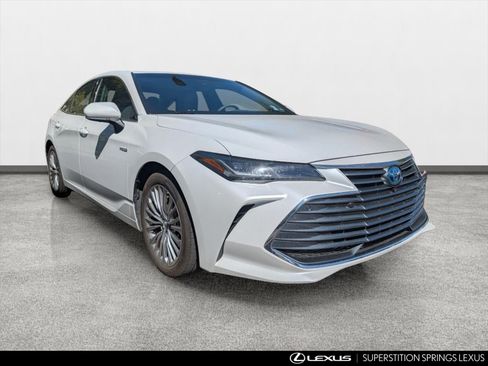 Used 2020 Toyota Avalon Limited w/ Advanced Safety Package FWD image 2
