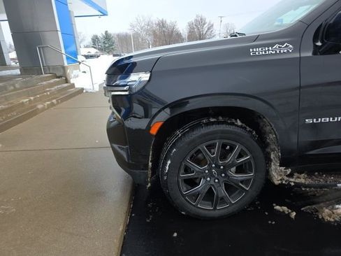 Used 2023 Chevrolet Suburban High Country w/ Advanced Technology Package image 3
