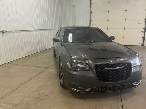 Used 2016 Chrysler 300 S RWD image 2
