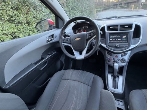 Used 2017 Chevrolet Sonic LT image 25