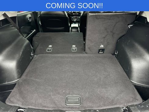 Used 2018 Jeep Compass Latitude w/ Popular Equipment Group image 16