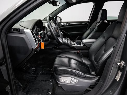 Used 2015 Porsche Cayenne Diesel AWD/4WD image 18