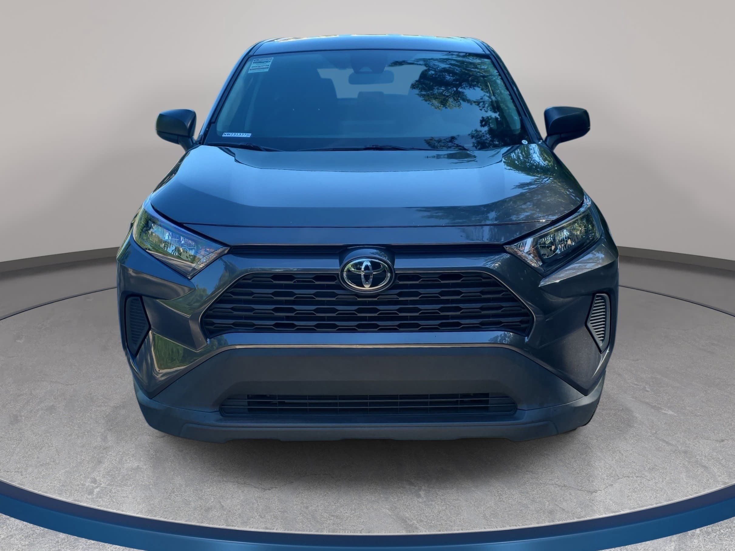 Used 2022 Toyota RAV4 LE FWD image 2