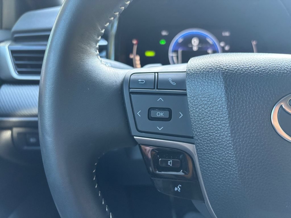 Used 2025 Toyota Camry SE w/ Convenience Package FWD image 26