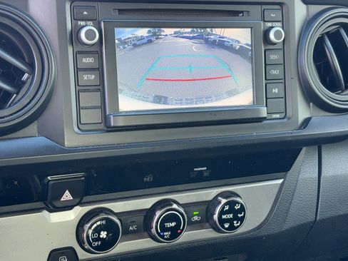 Used 2016 Toyota Tacoma SR image 23