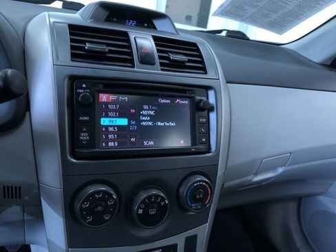 Used 2013 Toyota Corolla LE w/ Premium Pkg image 26