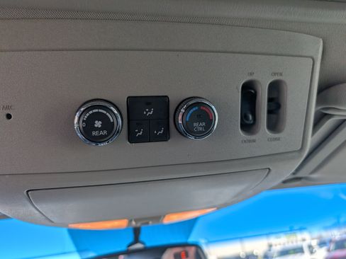 Used 2011 Nissan Armada SL w/ DVD FES Pkg image 21