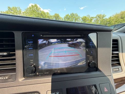 Used 2016 Toyota Sienna XLE w/ Protection Package AWD/4WD image 27