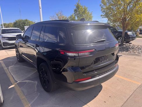 Used 2023 Jeep Grand Cherokee L Altitude AWD/4WD image 6