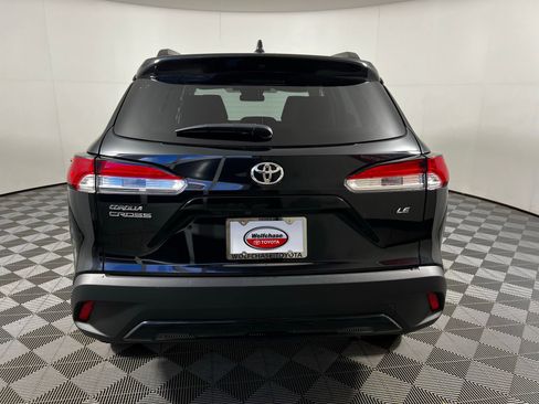 Certified 2025 Toyota Corolla Cross LE image 6