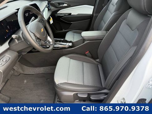 New 2026 Chevrolet Trax LT w/ Driver Confidence Package image 10