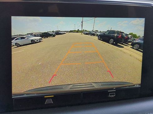 Used 2022 Chevrolet Suburban LT image 34