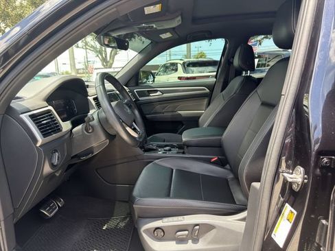 Used 2022 Volkswagen Atlas Cross Sport SEL R-Line AWD/4WD image 12