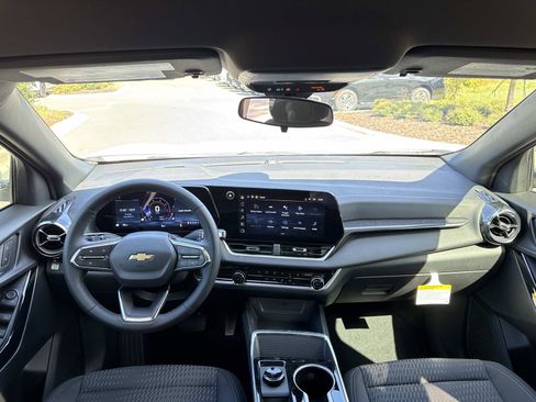 New 2026 Chevrolet Equinox LT image 12