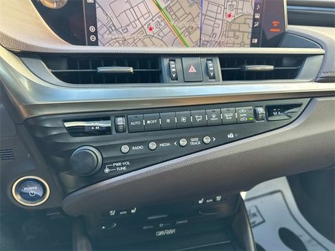 Used 2020 Lexus ES 300h w/ Premium Package image 22