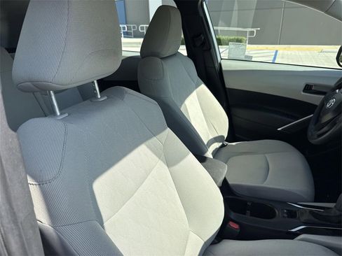 Used 2024 Toyota Corolla Cross L image 25