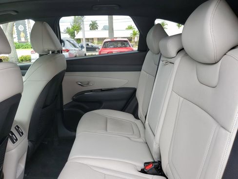Used 2025 Hyundai Tucson Limited FWD image 15