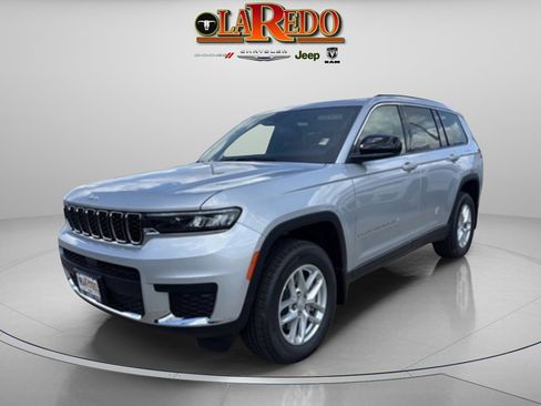 New 2025 Jeep Grand Cherokee L Laredo image 4