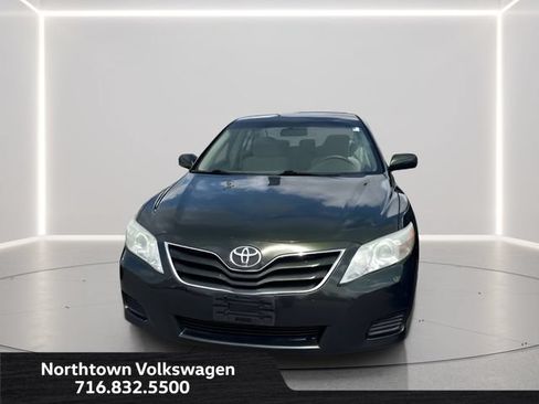 Used 2010 Toyota Camry LE FWD image 1