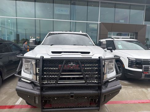 Used 2022 GMC Sierra 3500 SLT w/ SLT Premium Package image 2