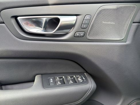 New 2026 Volvo XC60 B5 Ultra w/ Climate Package image 17