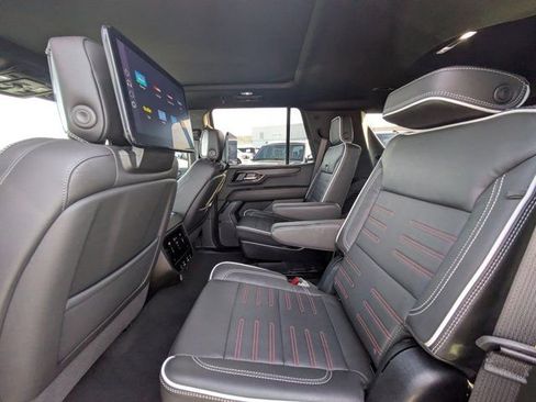 Used 2025 GMC Yukon AT4 Ultimate image 11