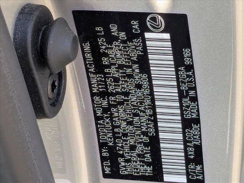 Used 2024 Lexus ES 350 Ultra Luxury image 17