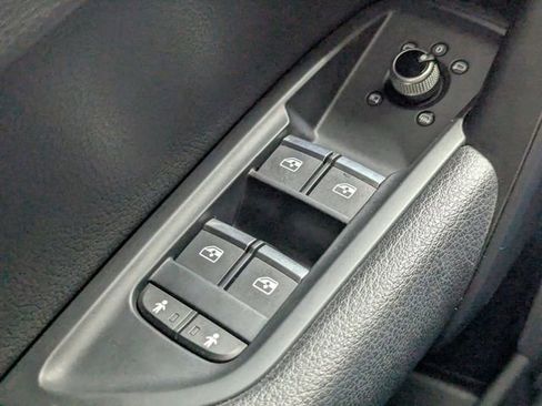 Used 2020 Audi Q5 2.0T Premium w/ Titanium Sport Package image 17