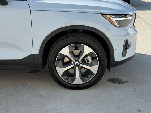 Used 2026 Volvo XC40 B5 Plus w/ Protection Package Premier AWD/4WD image 12